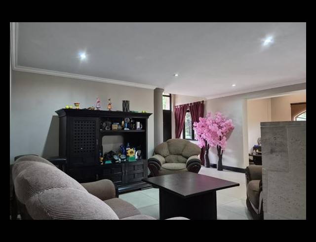 3 BEDROOM HOUSE FOR SALE IN GLENVISTA